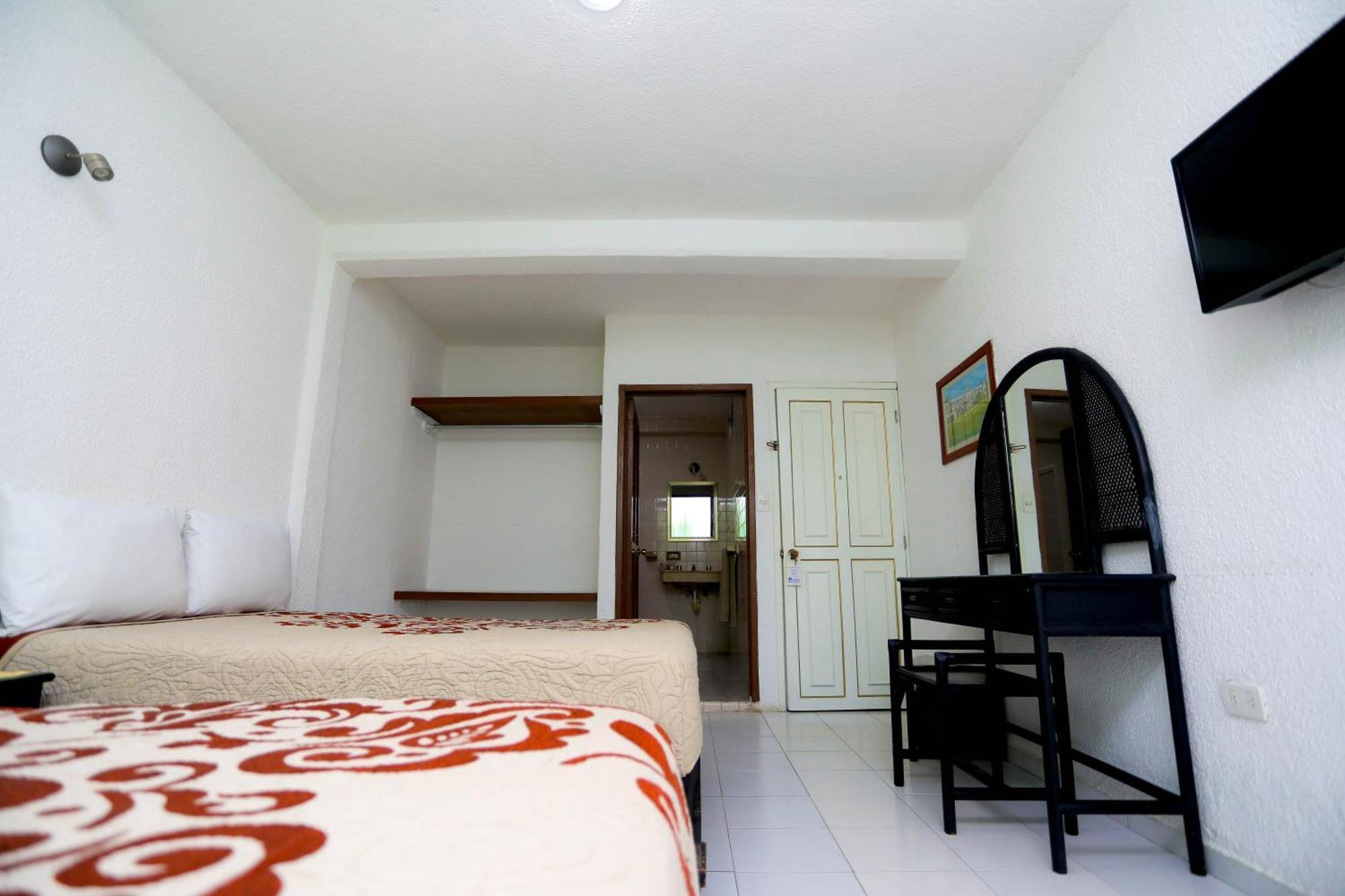 Hotel Maria De Lourdes Κανκούν Εξωτερικό φωτογραφία